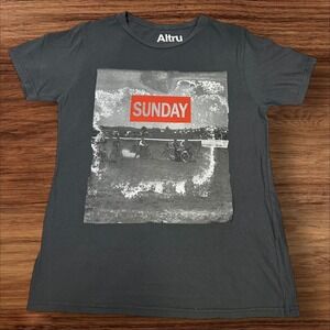 Altru Graphic Tee Sunday Photo Print Short Sleeve T-Shirt Men's L